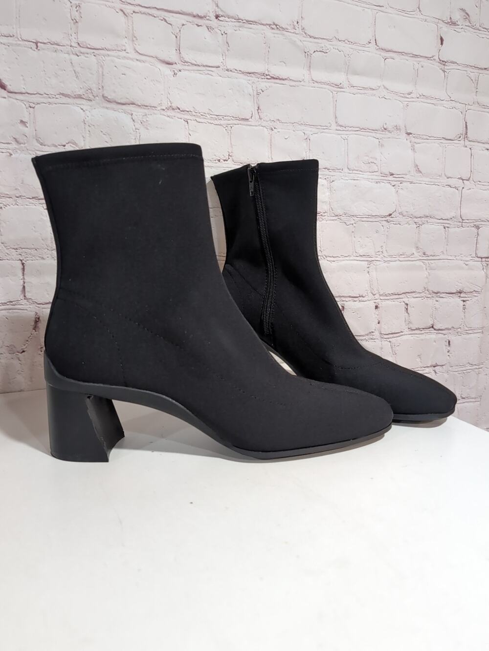 Aerosoles Corinda Women's Size 9.5 Black Stretch Block Heel Ankle Boot Sock